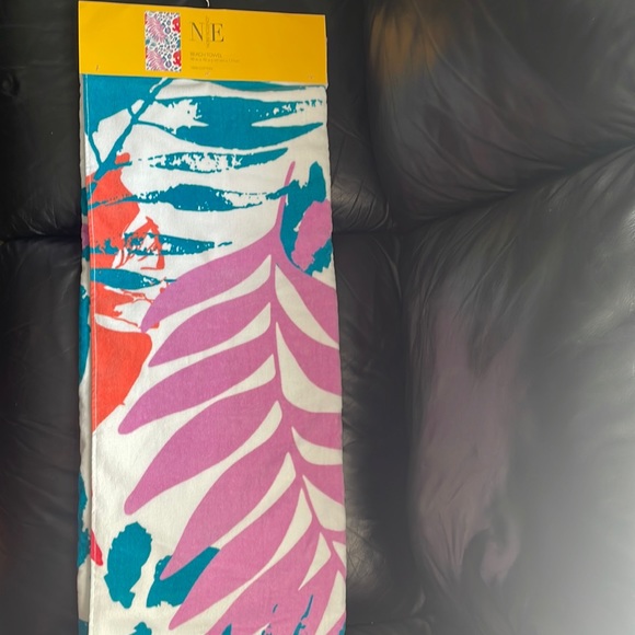 NWT - Noble Excellence Beach Towel - Picture 2 of 6